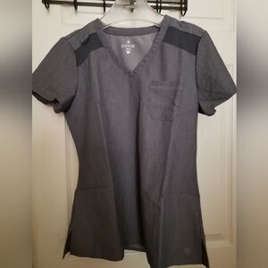 Med couture scrub Top v-neck(S) Grey ( SLAHE) used.In good condition